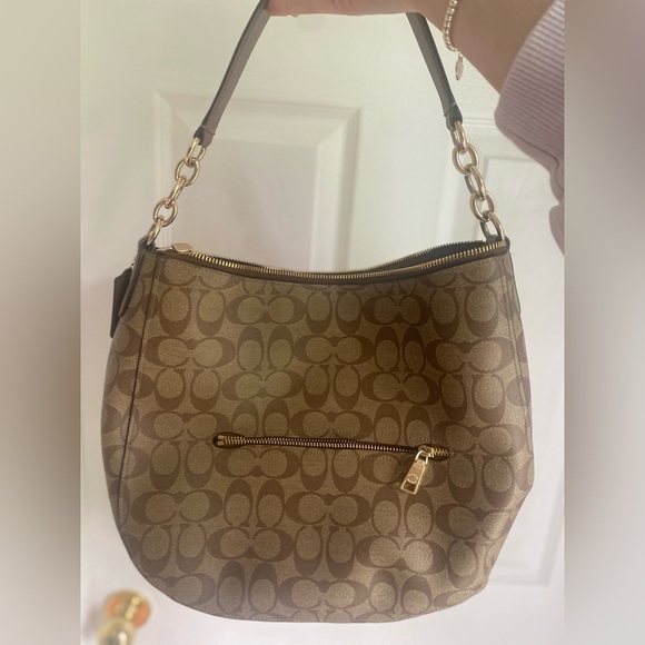 AUTHENITC COACH PURSE. - Picture 10 of 10